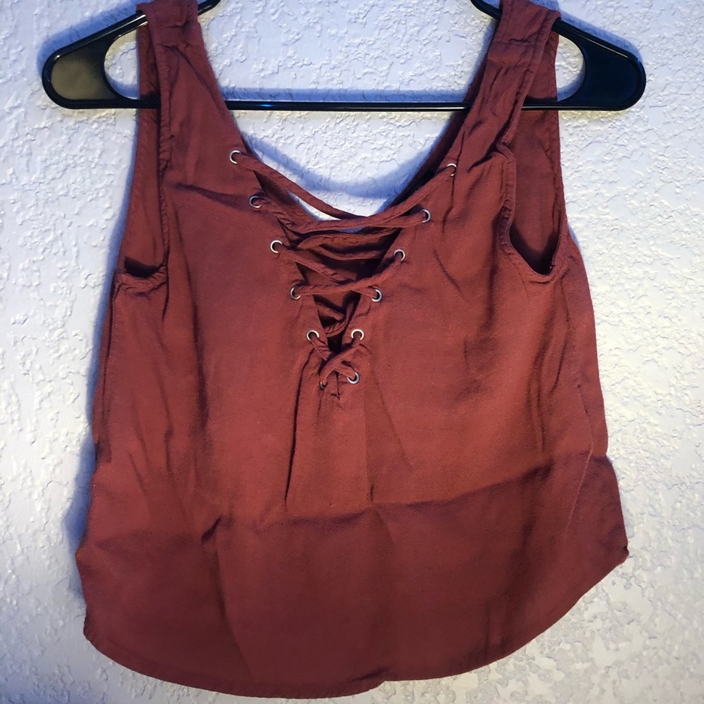 Tank top/ cropped laced top